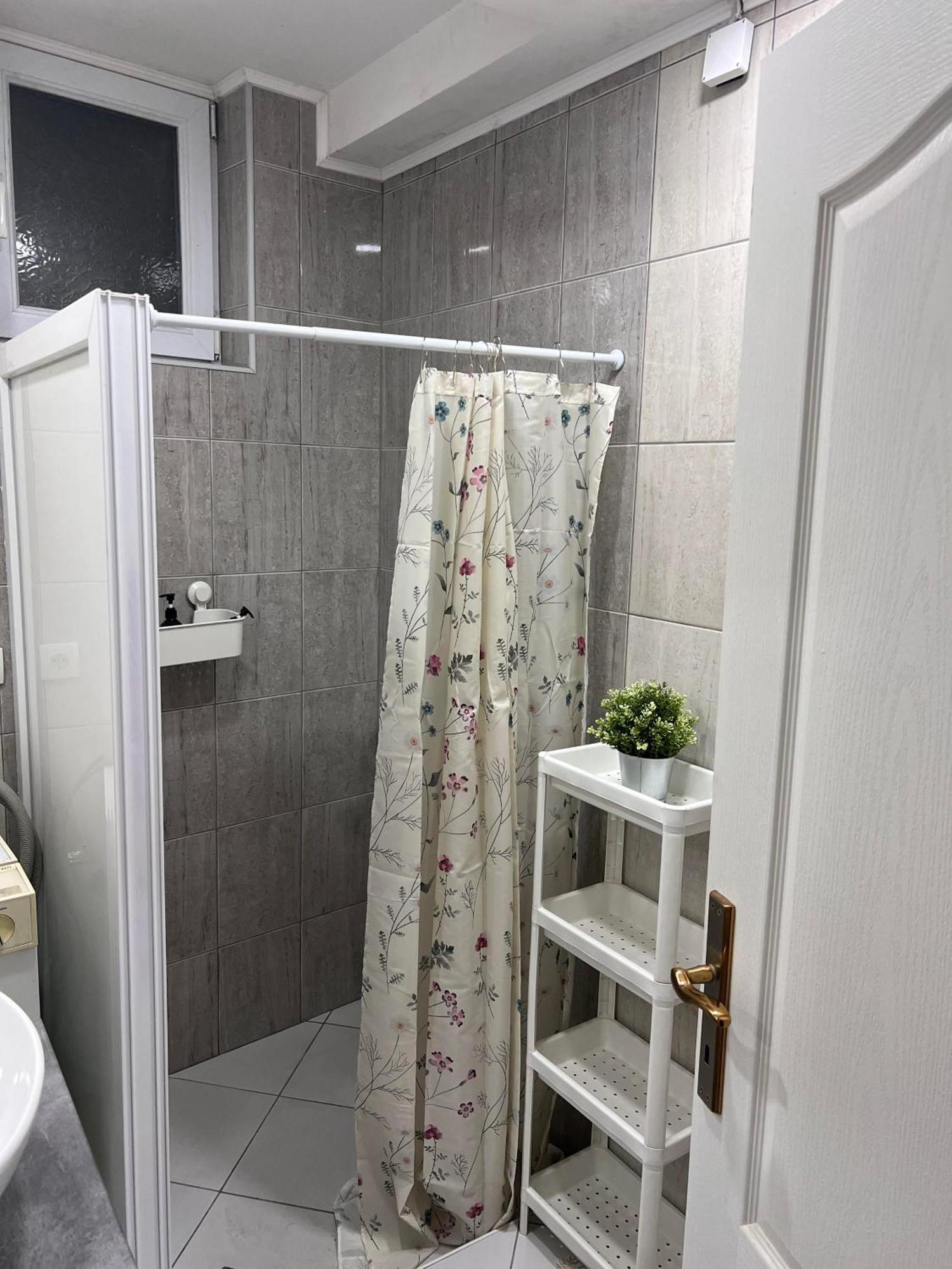 Guest House Lila Sombor Luaran gambar