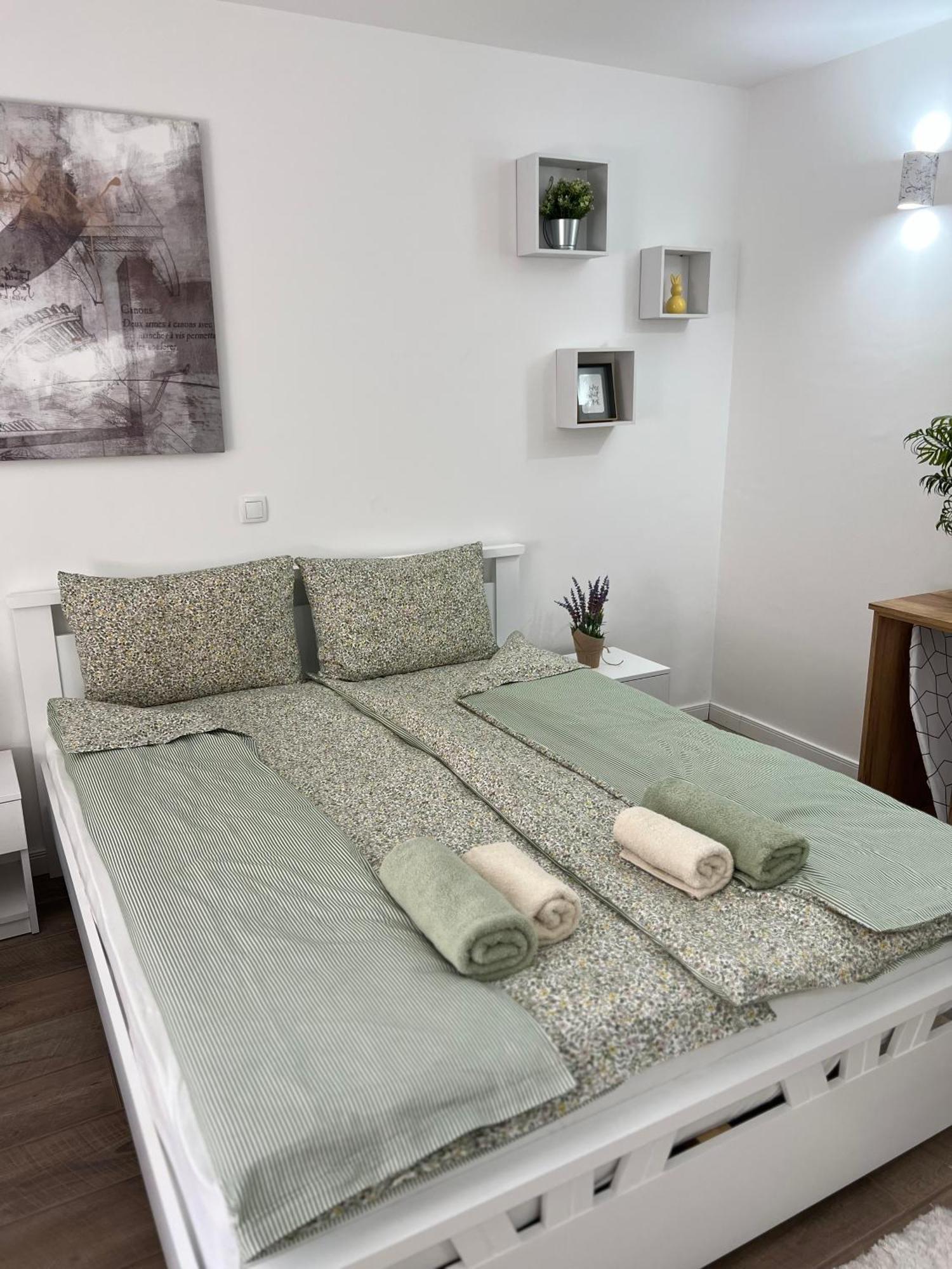Guest House Lila Sombor Luaran gambar