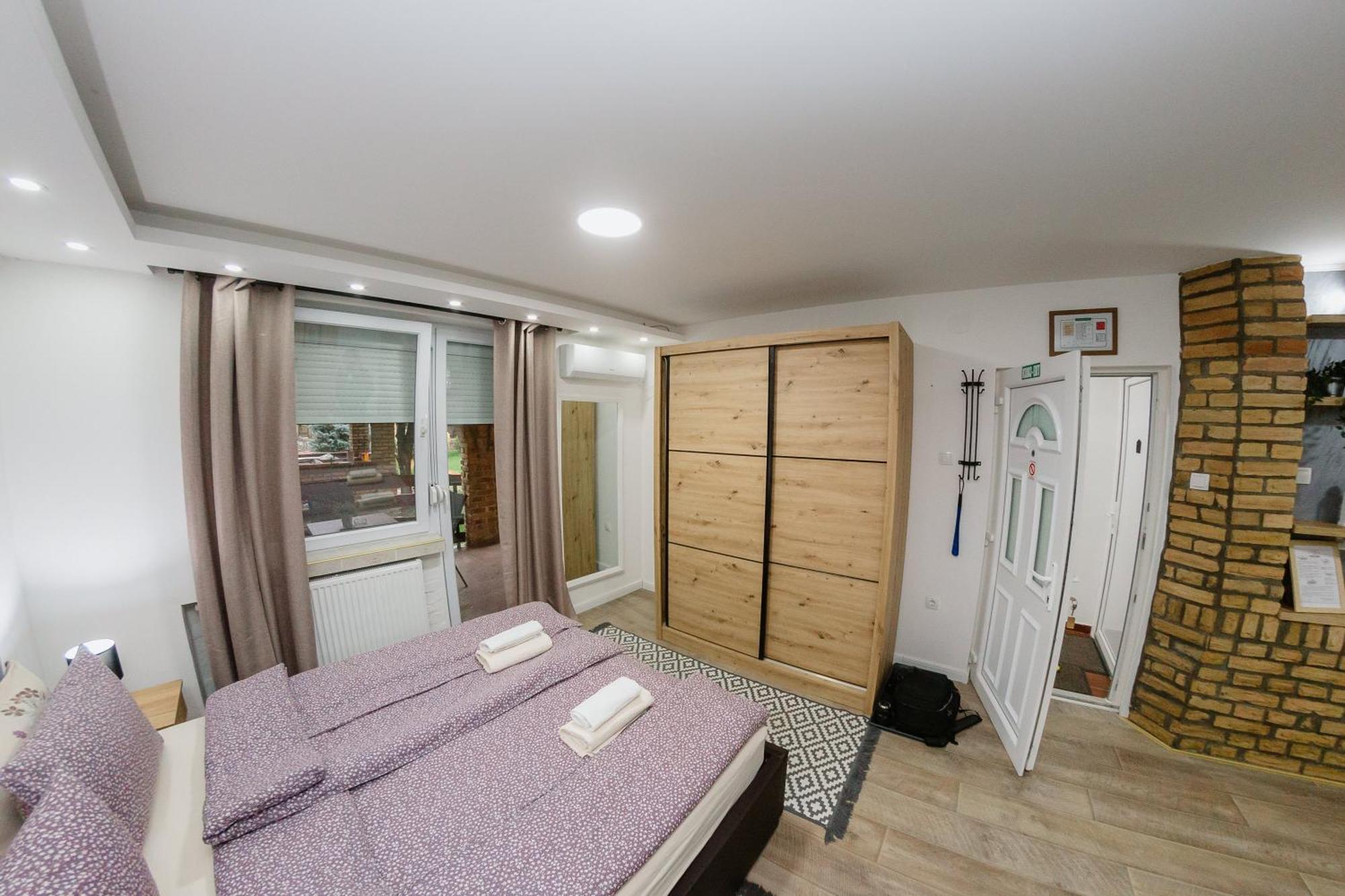 Guest House Lila Sombor Luaran gambar
